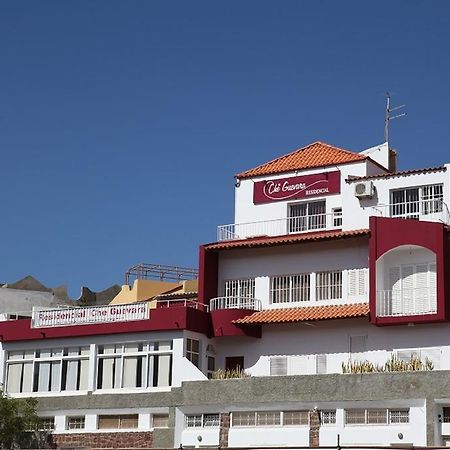 Residencial Che Guevara Bed & Breakfast Mindelo Eksteriør billede