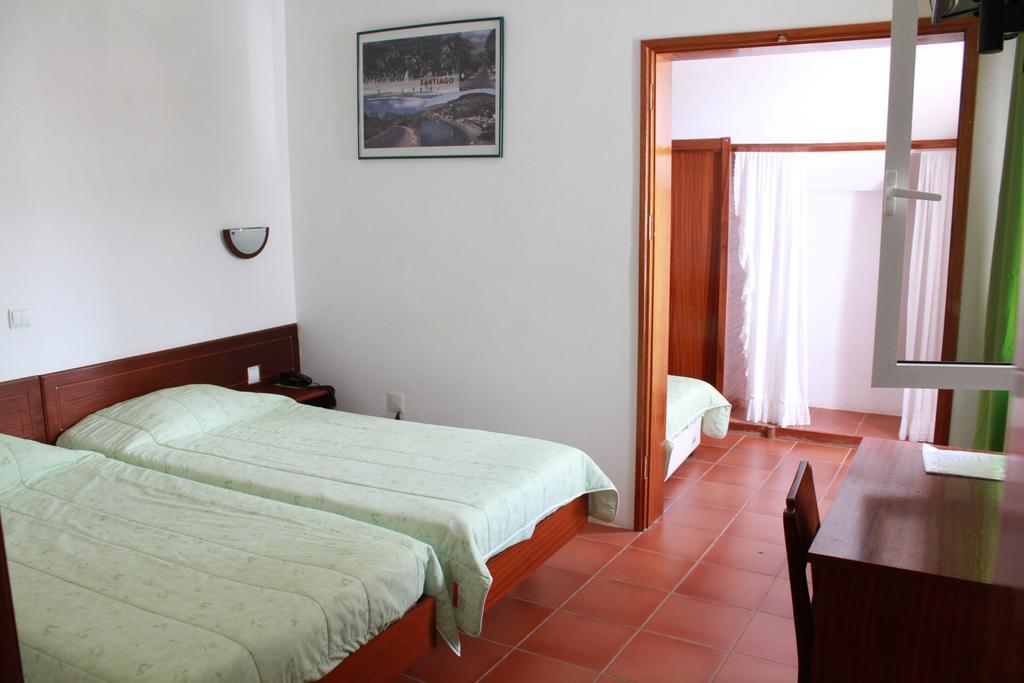 Residencial Che Guevara Bed & Breakfast Mindelo Værelse billede